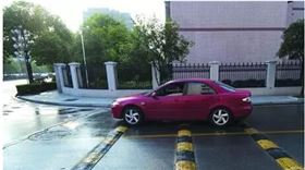 PCB廠:再這樣過減速帶,你的車壽命至少減三年! PCB廠:再這樣過減速帶,你的車壽命至少減三年!