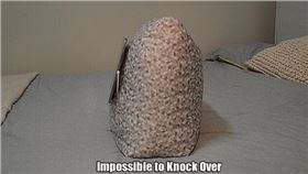 電路板廠資訊:有了這款很會“吸”的抱枕 再也不怕被平板呼臉啦