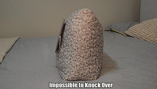 電路板廠(chǎng)資訊:有了這款很會(huì)“吸”的抱枕 再也不怕被平板呼臉啦