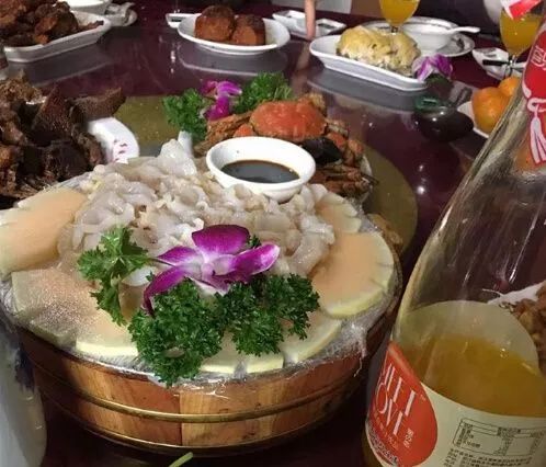 同事結(jié)婚只給100紅包，線路板廠小編都覺得尷尬，結(jié)果…廣東人的評論亮了，哈哈哈