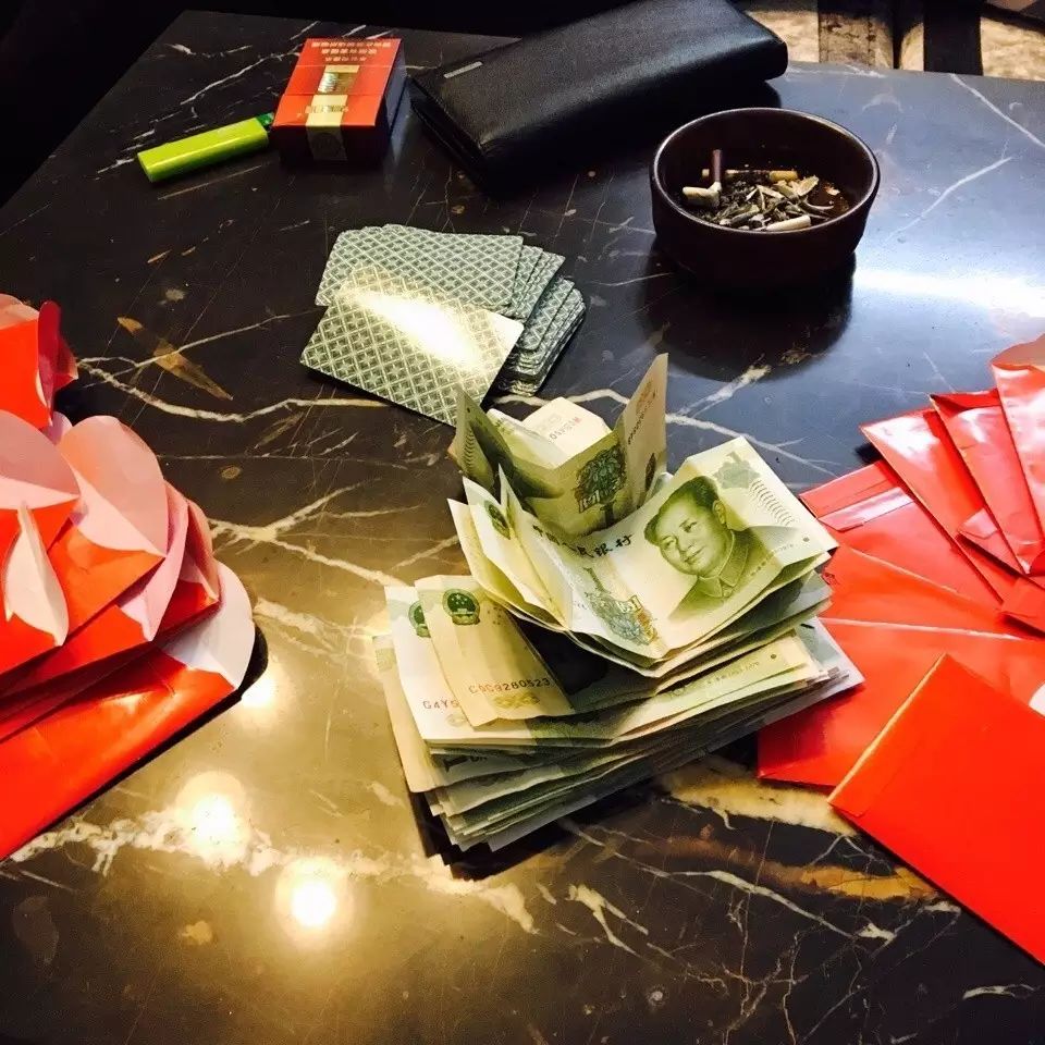 同事結(jié)婚只給100紅包，線路板廠小編都覺得尷尬，結(jié)果…廣東人的評論亮了，哈哈哈